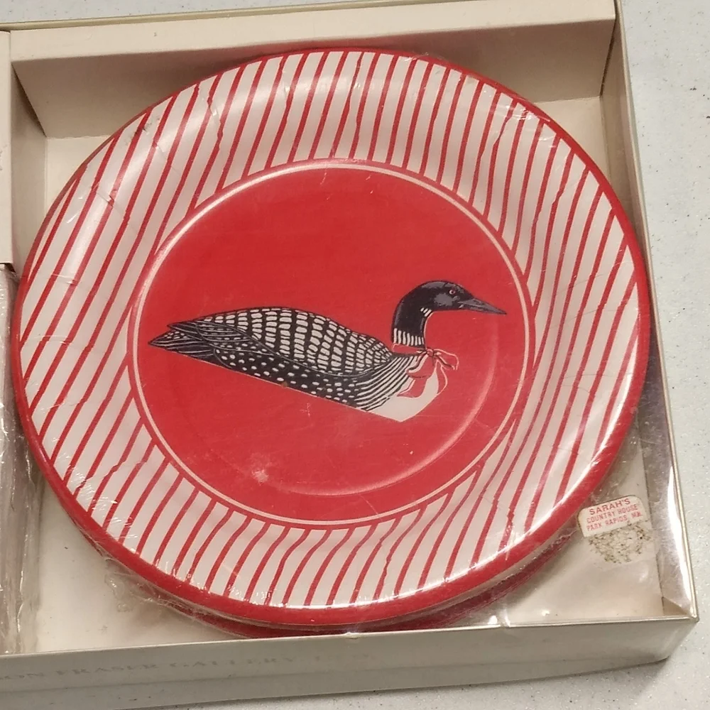 Loon Design Gordon Fraser 76 PC Hostess Box Set Plates /Napkin /Coasters BLK/RED
